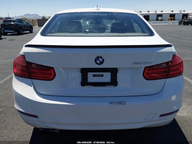 45584295 :رقم المزاد ، WBA3C1C53EK114102 vin ، 2014 Bmw 328i مزاد بيع