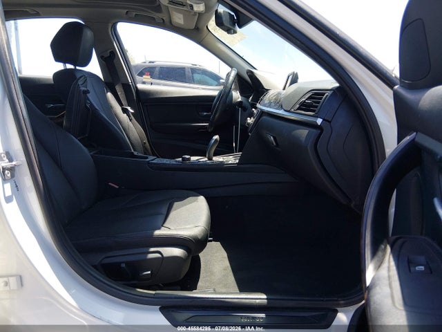 45584295 :رقم المزاد ، WBA3C1C53EK114102 vin ، 2014 Bmw 328i مزاد بيع
