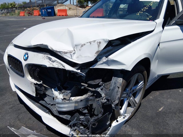 45584295 :رقم المزاد ، WBA3C1C53EK114102 vin ، 2014 Bmw 328i مزاد بيع