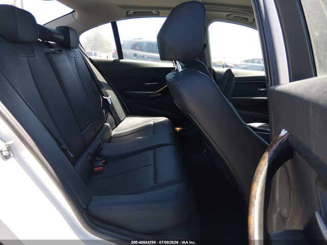 45584295 :رقم المزاد ، WBA3C1C53EK114102 vin ، 2014 Bmw 328i مزاد بيع