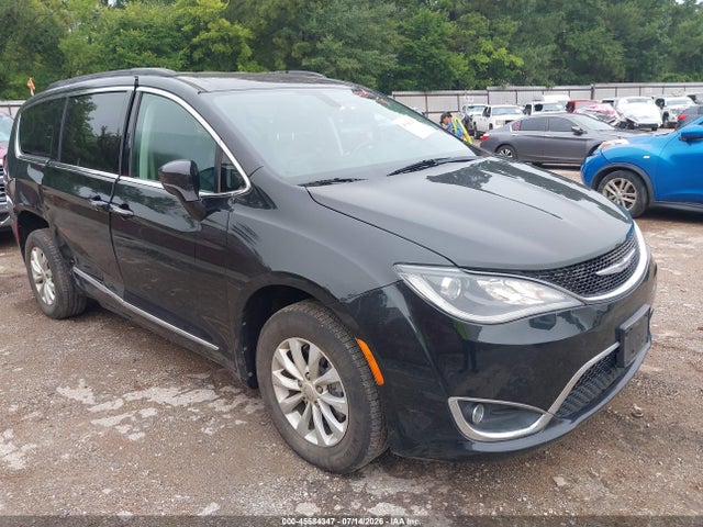 45584347 :رقم المزاد ، 2C4RC1BG6HR739308 vin ، 2017 Chrysler Pacifica Touring-l مزاد بيع