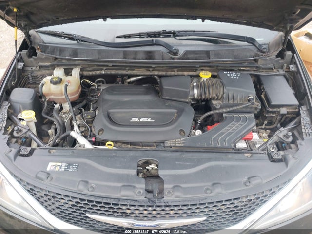 45584347 :رقم المزاد ، 2C4RC1BG6HR739308 vin ، 2017 Chrysler Pacifica Touring-l مزاد بيع
