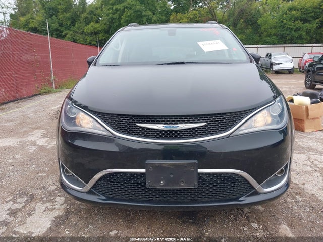 45584347 :رقم المزاد ، 2C4RC1BG6HR739308 vin ، 2017 Chrysler Pacifica Touring-l مزاد بيع