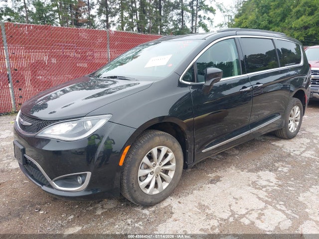 45584347 :رقم المزاد ، 2C4RC1BG6HR739308 vin ، 2017 Chrysler Pacifica Touring-l مزاد بيع