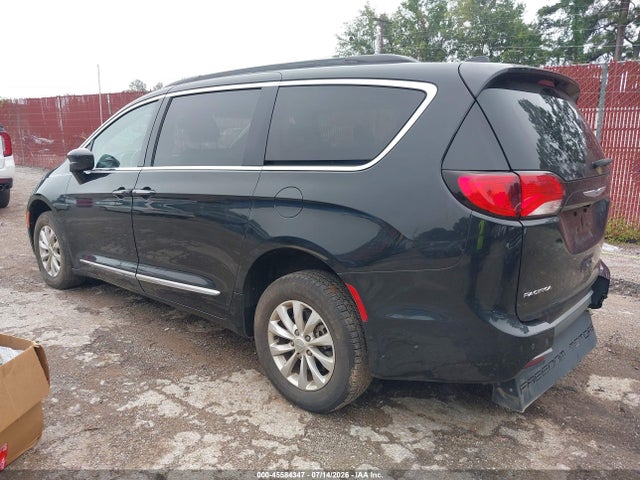 45584347 :رقم المزاد ، 2C4RC1BG6HR739308 vin ، 2017 Chrysler Pacifica Touring-l مزاد بيع