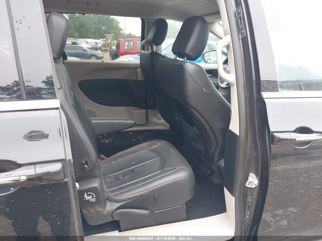 45584347 :رقم المزاد ، 2C4RC1BG6HR739308 vin ، 2017 Chrysler Pacifica Touring-l مزاد بيع