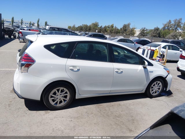 JTDZN3EU9GJ043911 Toyota Prius V Three
