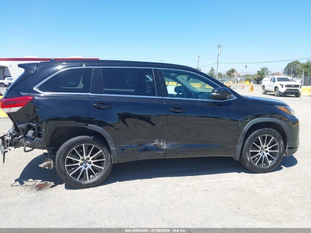 5TDJZRFH1JS562516 Toyota Highlander Se