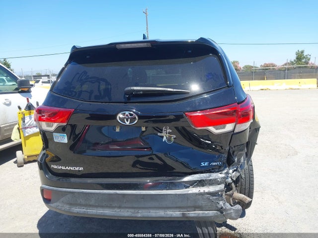 5TDJZRFH1JS562516 Toyota Highlander Se