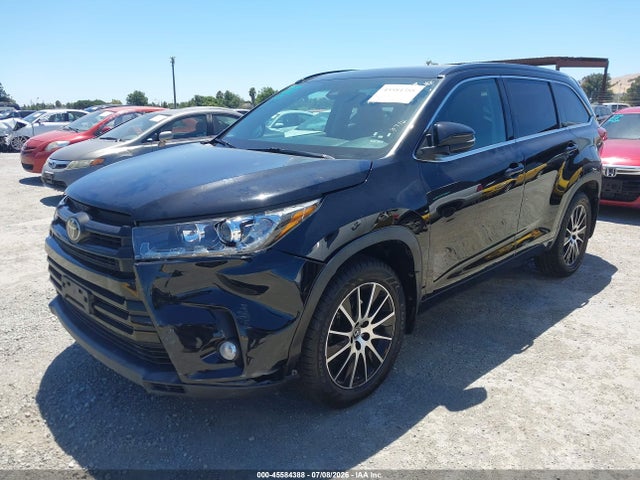 5TDJZRFH1JS562516 Toyota Highlander Se
