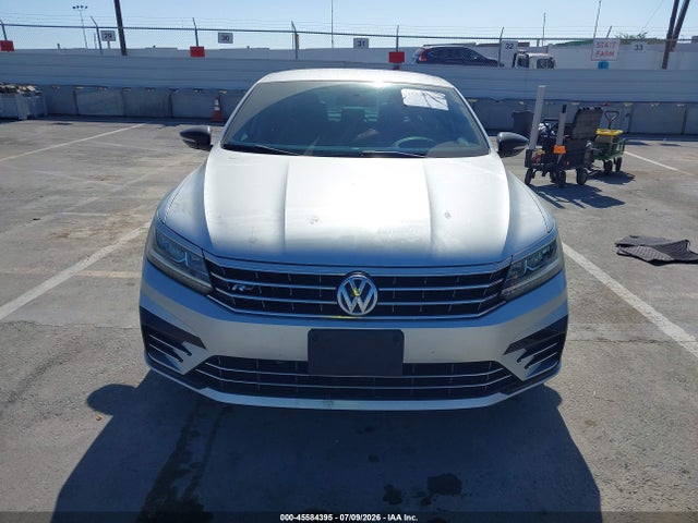 1VWAT7A32GC061689 Volkswagen Passat 1.8t R-line