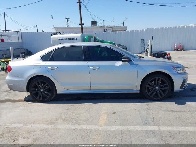 1VWAT7A32GC061689 Volkswagen Passat 1.8t R-line