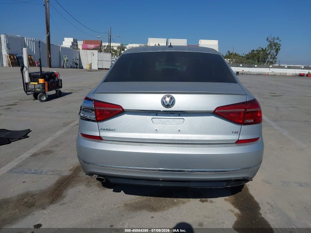 1VWAT7A32GC061689 Volkswagen Passat 1.8t R-line