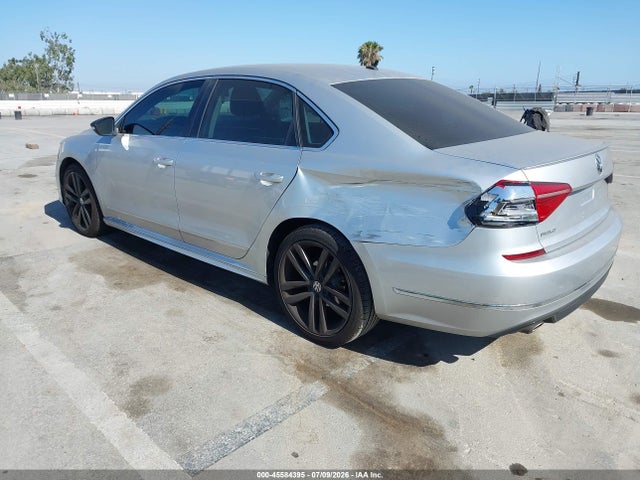 1VWAT7A32GC061689 Volkswagen Passat 1.8t R-line