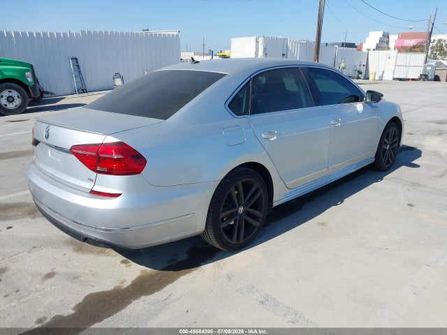 1VWAT7A32GC061689 Volkswagen Passat 1.8t R-line