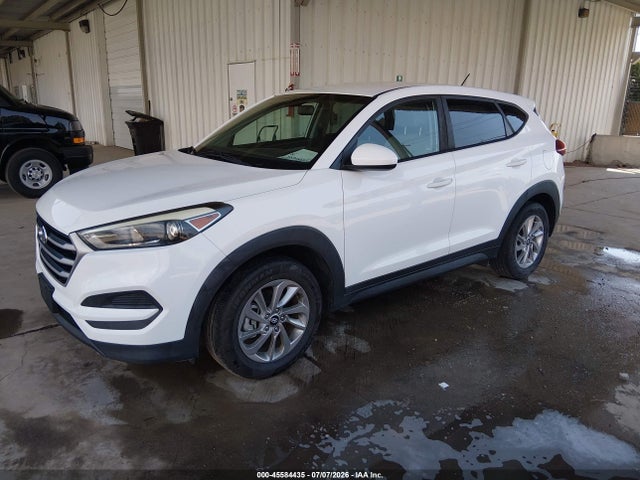 Hyundai TUCSON SE 2018 KM8J23A41JU710466 Image 2