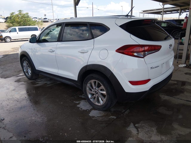 Hyundai TUCSON SE 2018 KM8J23A41JU710466 Image 3