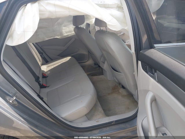 2015 Volkswagen Passat 1.8t Limited Edition მანქანა იყიდება აუქციონზე, vin: 1VWAS7A33FC074551, აუქციონის ნომერი: 45584493
