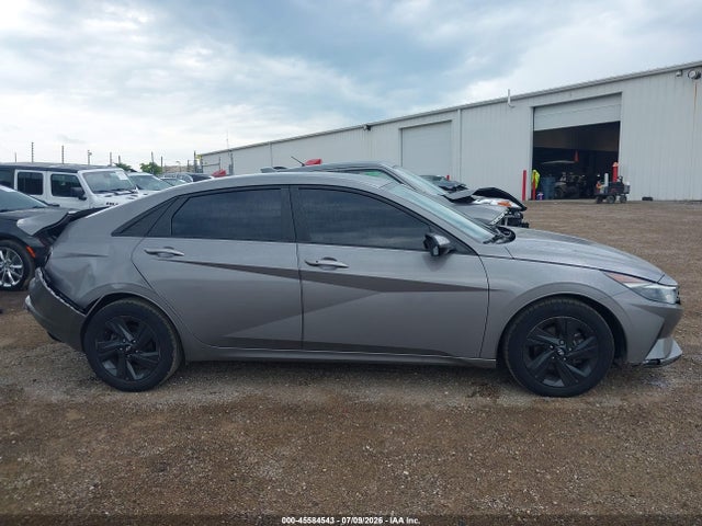 Продажа на аукционе авто 2022 Hyundai Elantra Sel, vin: KMHLS4AG1NU369617, номер лота: 45584543