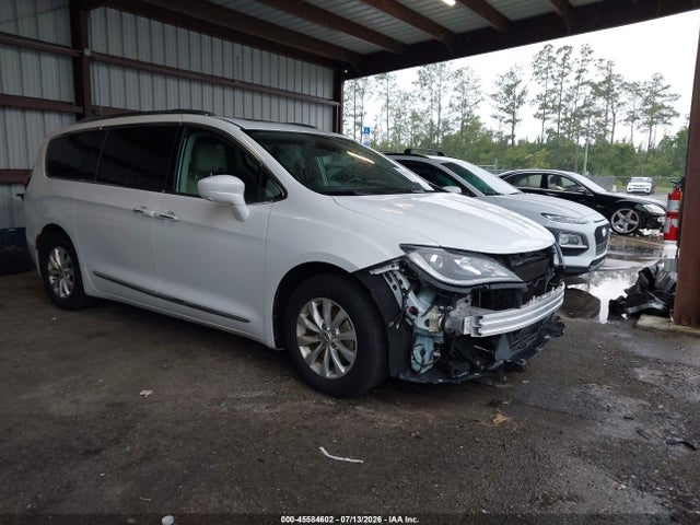 45584602 :رقم المزاد ، 2C4RC1EG0JR321778 vin ، 2018 Chrysler Pacifica Touring L Plus مزاد بيع
