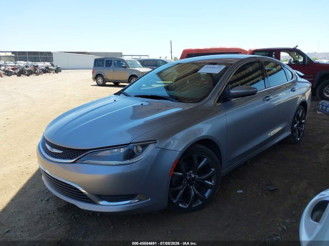 Chrysler 200 Limited 2015 1C3CCCAG0FN731609 Image 2