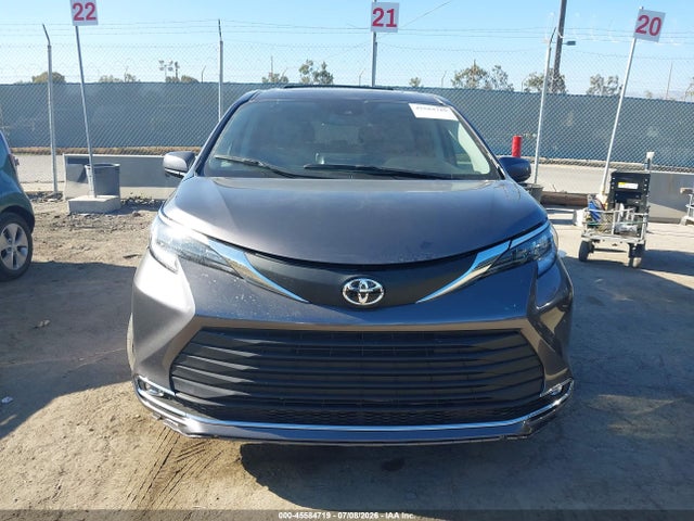 Toyota SIENNA XLE 2024 5TDYSKFC8RS124909 Image 12