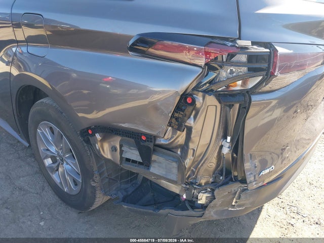 Toyota SIENNA XLE 2024 5TDYSKFC8RS124909 Image 6
