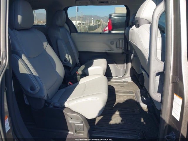 Toyota SIENNA XLE 2024 5TDYSKFC8RS124909 Image 8