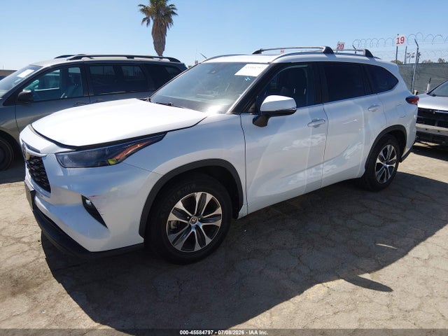 Toyota Highlander Xle 2023 5TDKDRAH8PS520170 Image 2