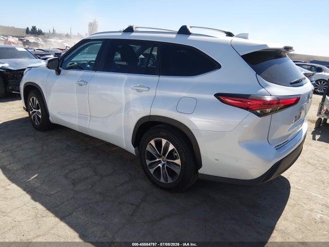 Toyota Highlander Xle 2023 5TDKDRAH8PS520170 Image 3