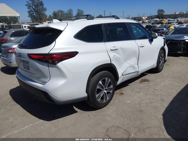 Toyota Highlander Xle 2023 5TDKDRAH8PS520170 Image 4