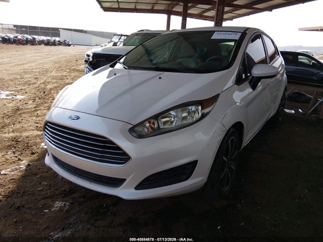 Ford FIESTA SE 2019 3FADP4EJ5KM121800 Image 2
