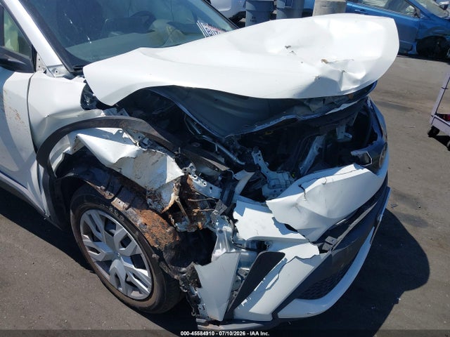 Toyota C-HR LE 2021 JTNKHMBX1M1098261 Image 12