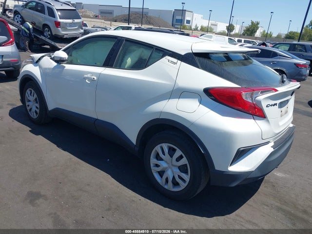 Toyota C-HR LE 2021 JTNKHMBX1M1098261 Image 3