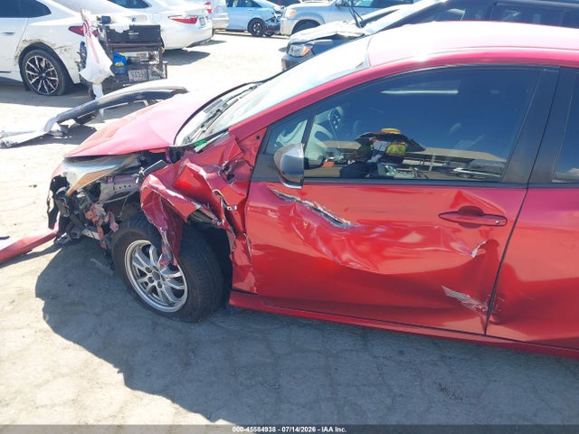 Toyota Prius Two 2017 JTDKBRFU5H3545736 Image 6