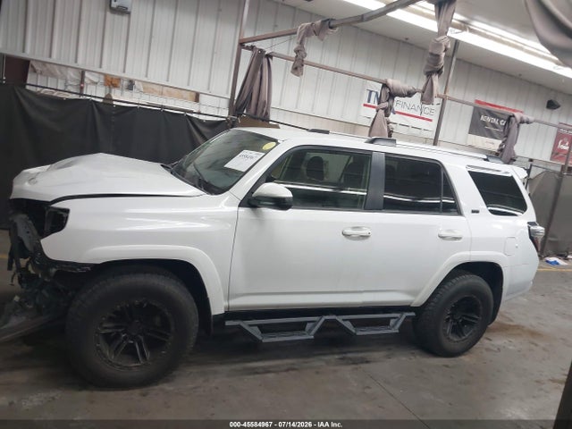Toyota 4RUNNER SR5 2021 JTEMU5JR2M5933922 Image 15