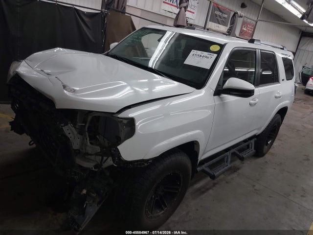 Toyota 4RUNNER SR5 2021 JTEMU5JR2M5933922 Image 2