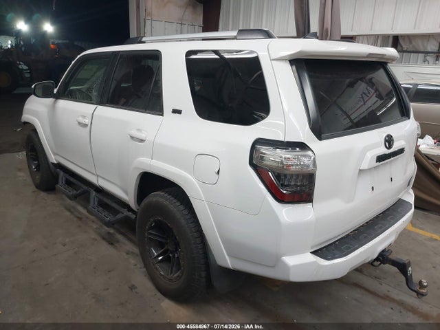 Toyota 4RUNNER SR5 2021 JTEMU5JR2M5933922 Image 3