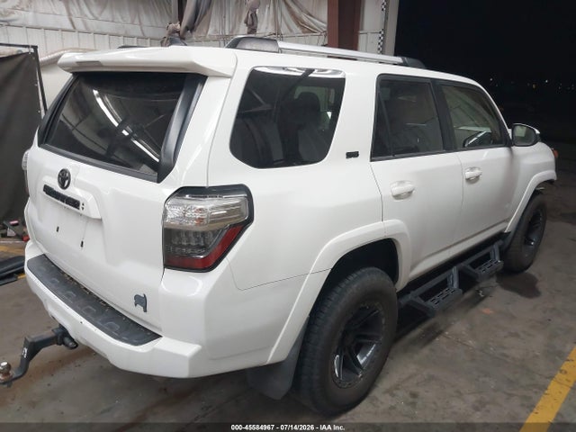 Toyota 4RUNNER SR5 2021 JTEMU5JR2M5933922 Image 4