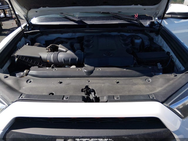 Toyota 4RUNNER SR5 2021 JTEEU5JR5M5243618 Image 10
