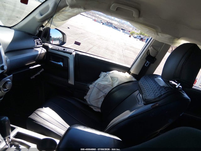 Toyota 4RUNNER SR5 2021 JTEEU5JR5M5243618 Image 5