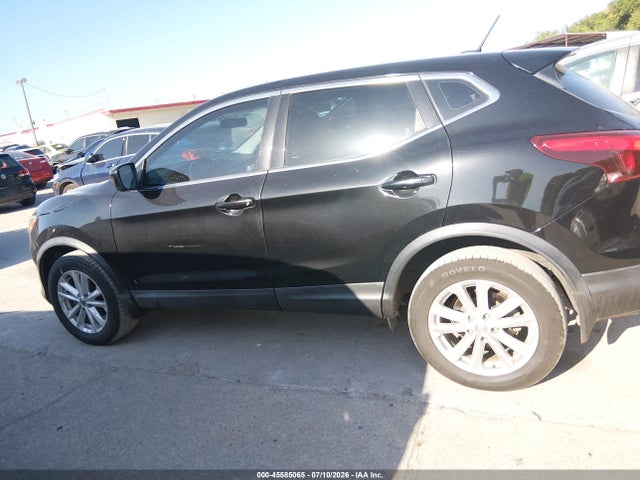 JN1BJ1CP6JW161538 Nissan Rogue Sport S