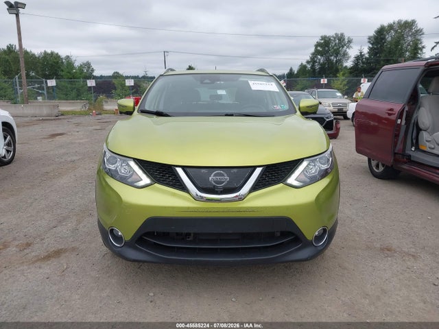 JN1BJ1CR2HW108962 Nissan Rogue Sport Sl
