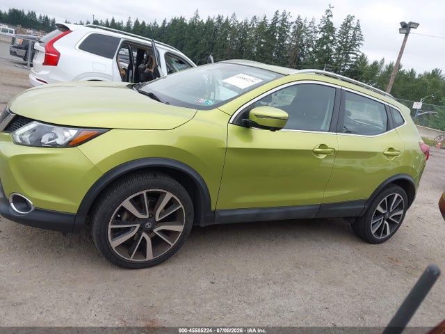 JN1BJ1CR2HW108962 Nissan Rogue Sport Sl