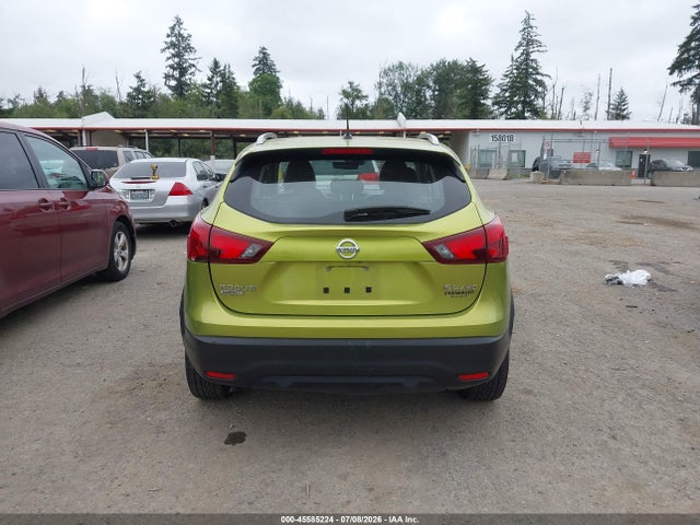 JN1BJ1CR2HW108962 Nissan Rogue Sport Sl
