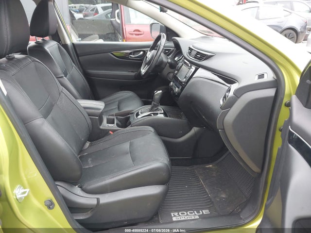 JN1BJ1CR2HW108962 Nissan Rogue Sport Sl