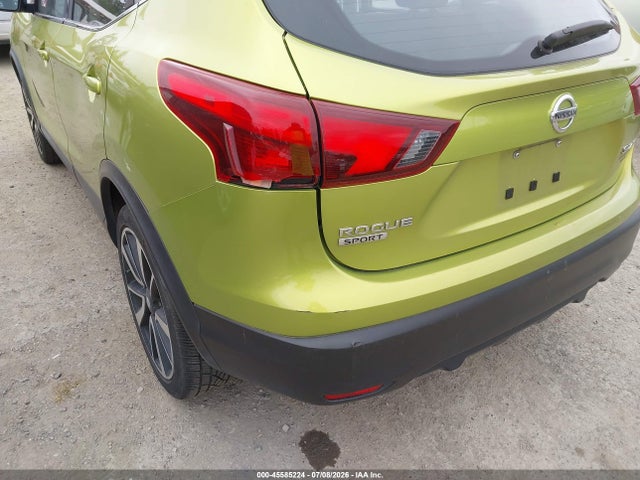JN1BJ1CR2HW108962 Nissan Rogue Sport Sl
