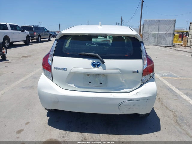 JTDKDTB36F1091607 Toyota Prius C Three