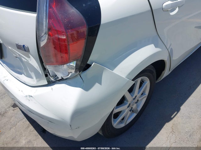 JTDKDTB36F1091607 Toyota Prius C Three