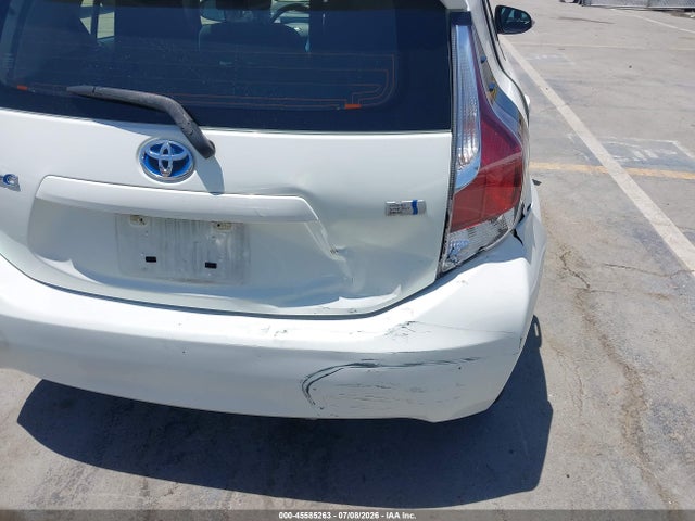 JTDKDTB36F1091607 Toyota Prius C Three